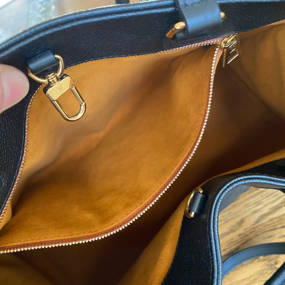 Authentic Louis Vuitton Black OnTheGo GM with authentic LV Bandeau - Picture 6 of 17